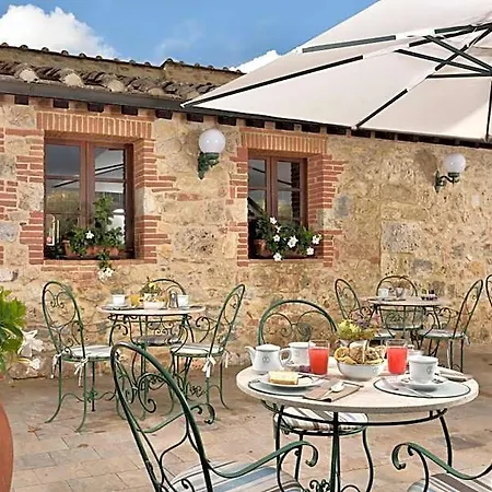 Hotel Monteriggioni فندق مونتيريجيوني