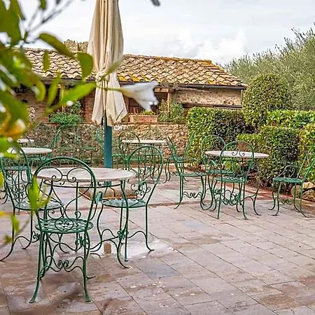 فندق Hotel Monteriggioni مونتيريجيوني