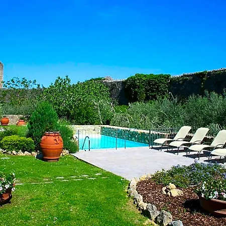Hotel Monteriggioni فندق