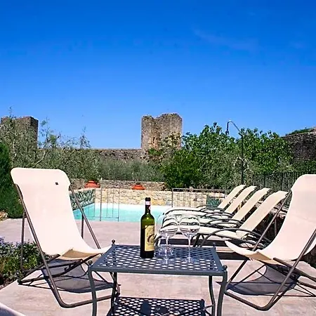 فندق Hotel Monteriggioni مونتيريجيوني