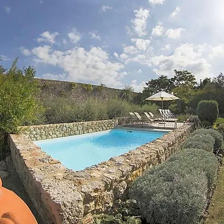 Hotel Monteriggioni فندق 4*