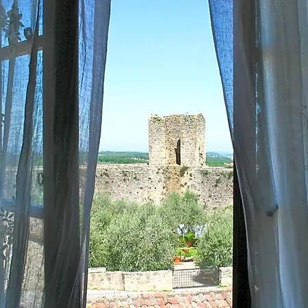 Hotel Monteriggioni فندق