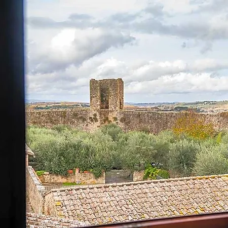 فندق Hotel Monteriggioni 4*